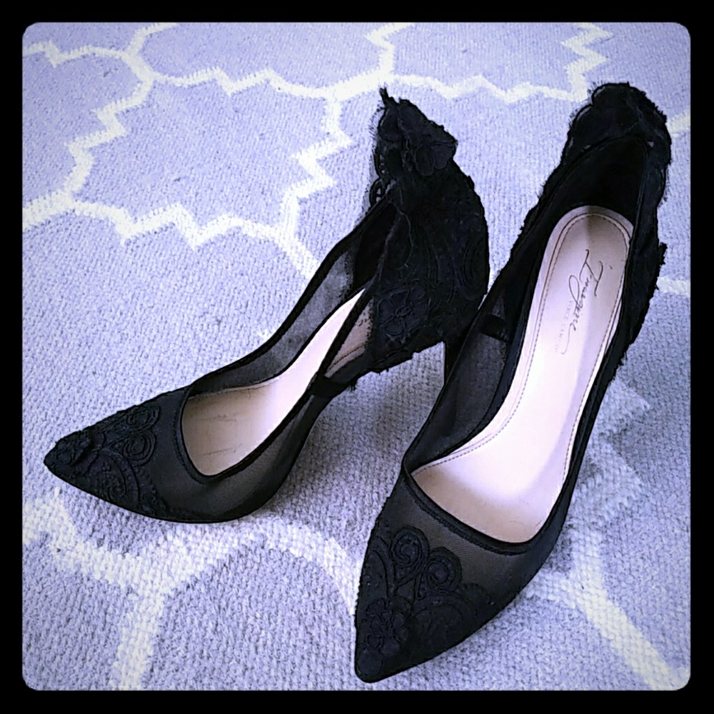 Black lace ophelia pumps